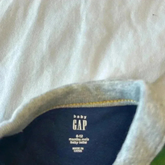 GAP - 2 piece baby  outfit/set. Size 6-12 months - Picture 3 of 7